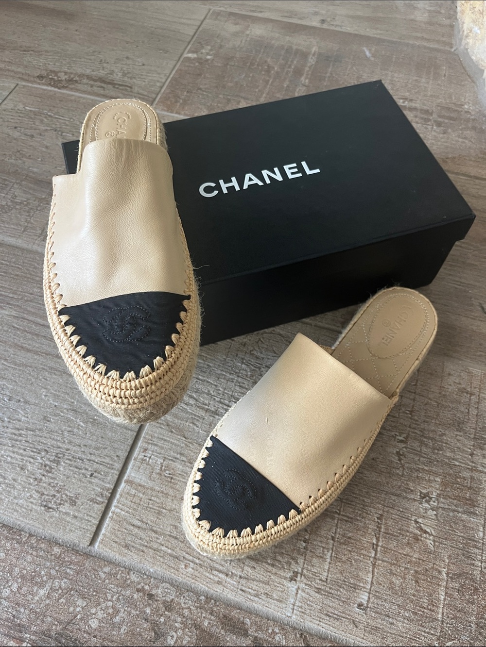 CHANEL Beige Leather Espadrille Mule with Black Cap Toe